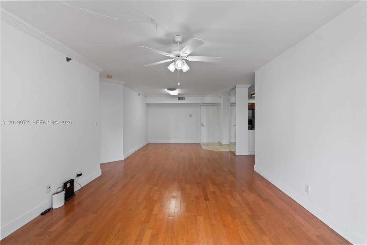 3600 Mystic Pointe Dr , Unit 310, Aventura, FL 33180 Photo