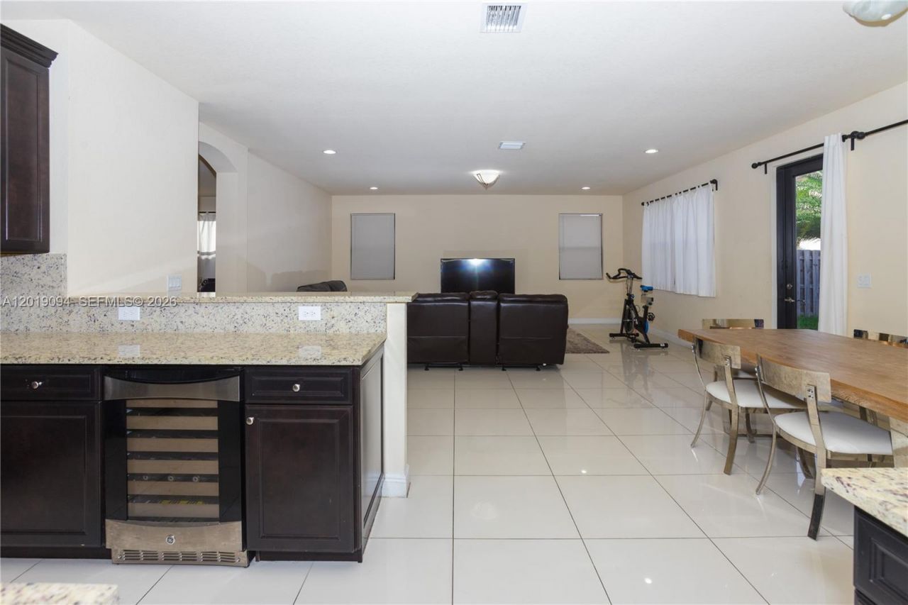 9965 NW 86 Te , Doral, FL 33178 Photo