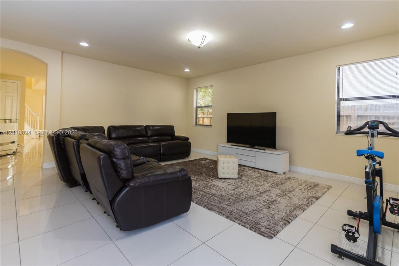 9965 NW 86 Te , Doral, FL 33178 Photo