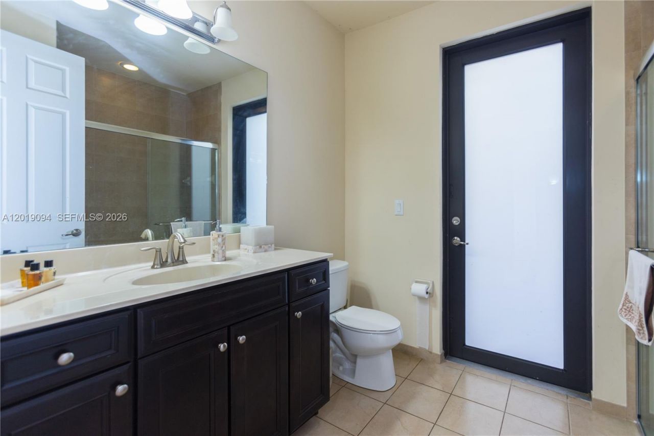 9965 NW 86 Te , Doral, FL 33178 Photo
