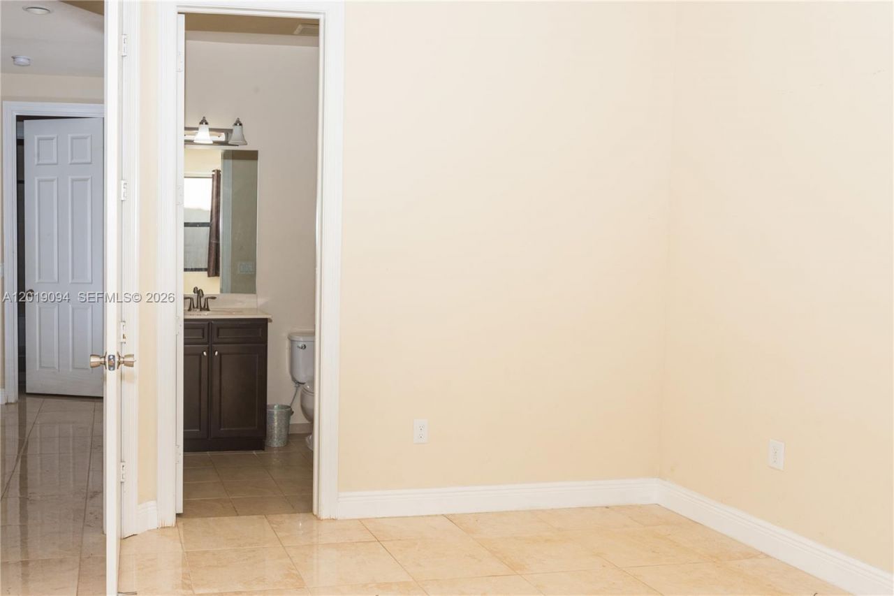 9965 NW 86 Te , Doral, FL 33178 Photo
