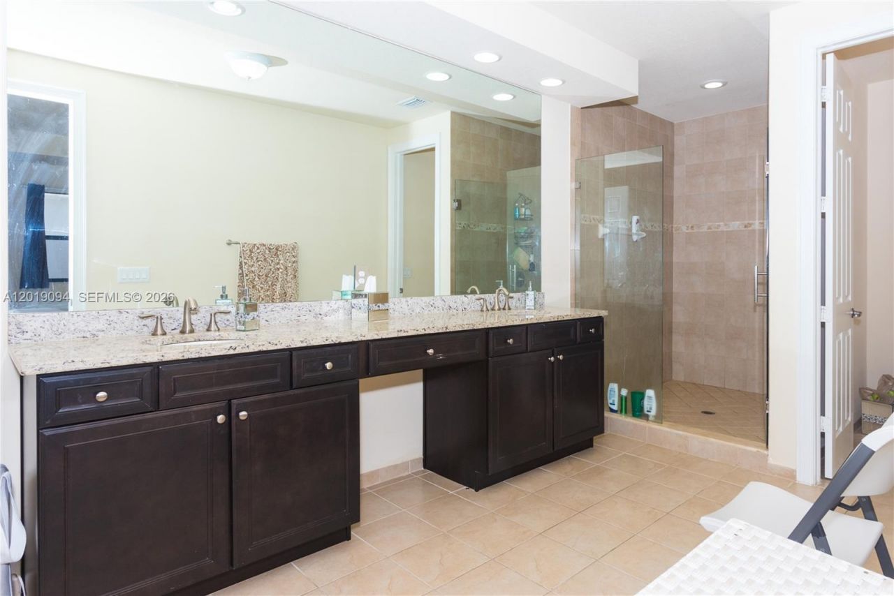 9965 NW 86 Te , Doral, FL 33178 Photo