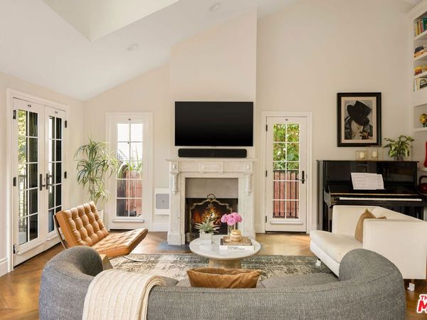 8906 Ashcroft Avenue, West Hollywood, CA 90048