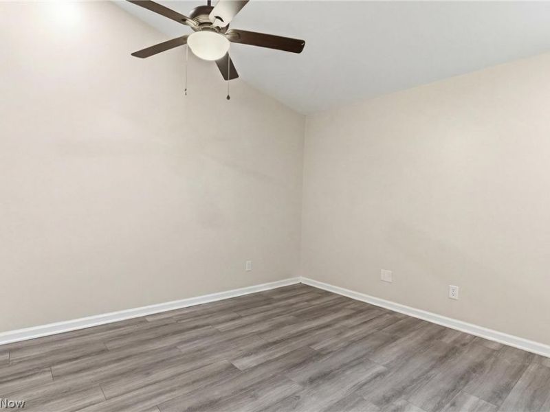 325 E 326th Street, Willowick, OH 44095 Photo 16