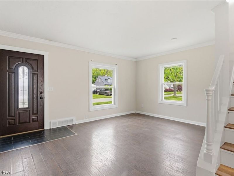 325 E 326th Street, Willowick, OH 44095 Photo 4