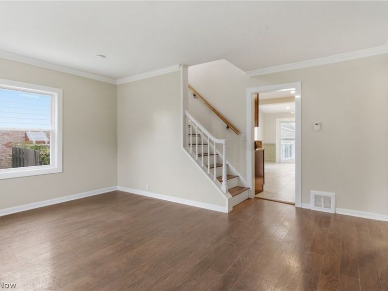 325 E 326th Street, Willowick, OH 44095 Photo 5
