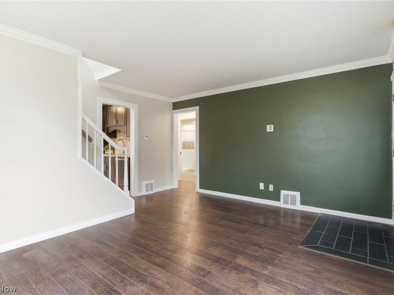 325 E 326th Street, Willowick, OH 44095 Photo 6