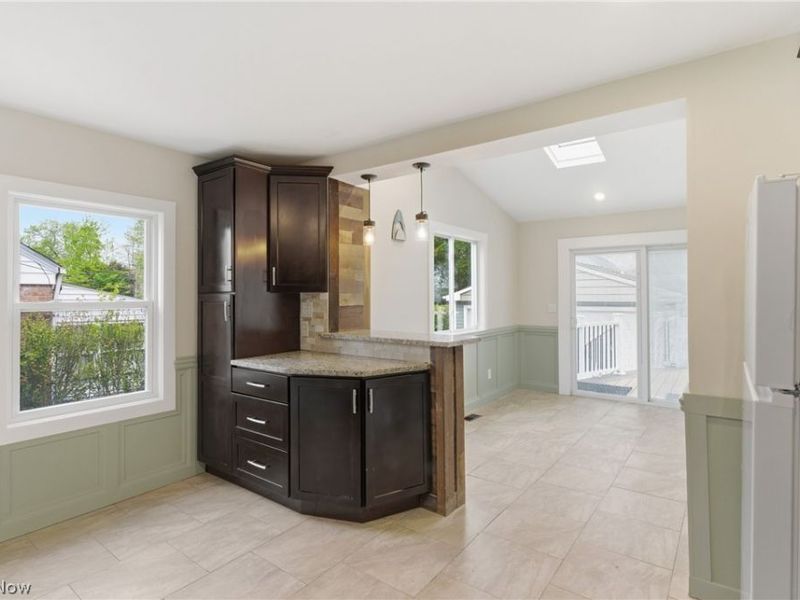 325 E 326th Street, Willowick, OH 44095 Photo 9
