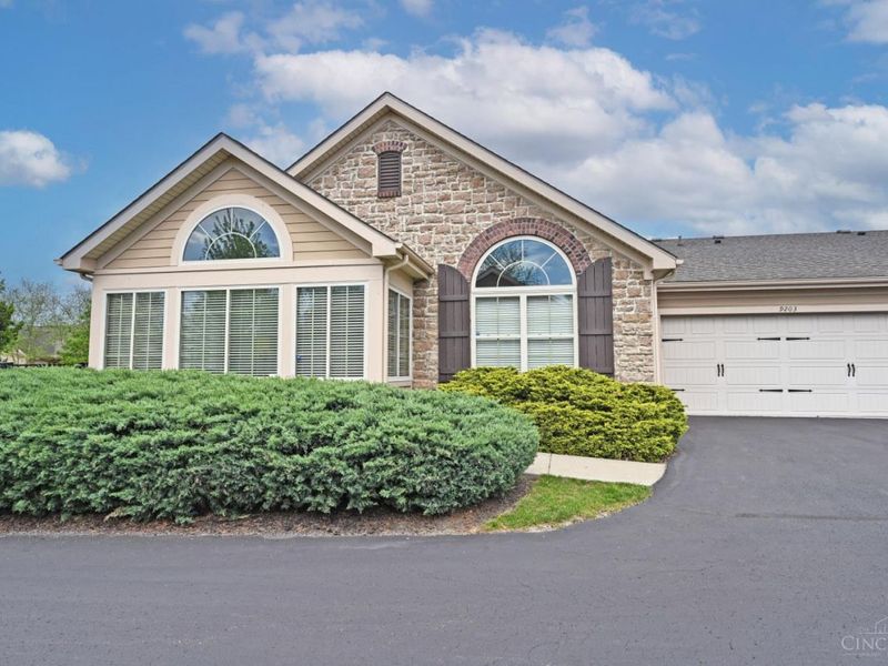 9203 Park Place Circle, West Chester, OH 45069 Photo 2