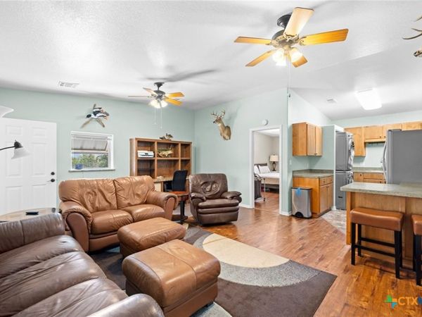 5207 Dogridge Road , Belton, TX 76513