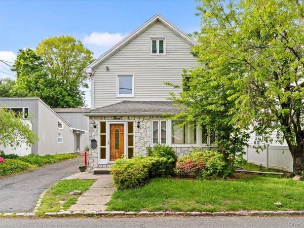 3 Franklin Road , Great Neck, NY 11024