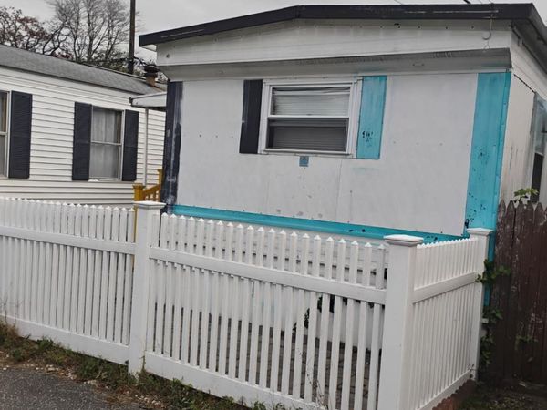 600 Broadway , Unit #E3, Amityville, NY 11701