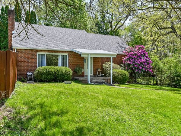 95 Twin Oak Drive, Pine, PA 15090