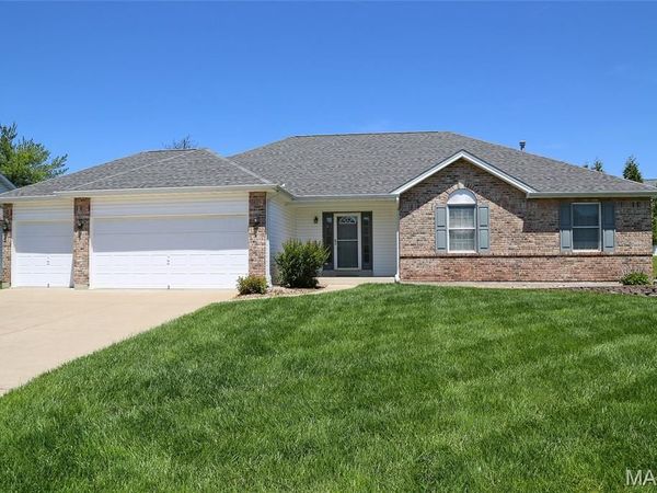 204 Jacobs Way, St Peters, MO 63376