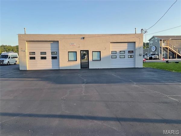 12 Dreyer Avenue, Eureka, MO 63025