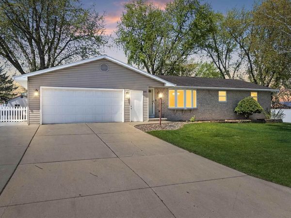 1436 CRESTWOOD DRIVE, Green Bay, WI 54313