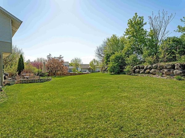 10 BANNER Circle, Madison, WI 53718