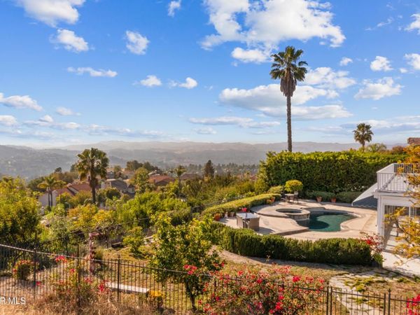 22100 Dardenne Street, Calabasas, CA 91302