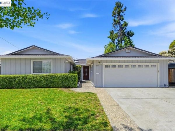 845 Cottonwood Dr, Cupertino, CA 95014
