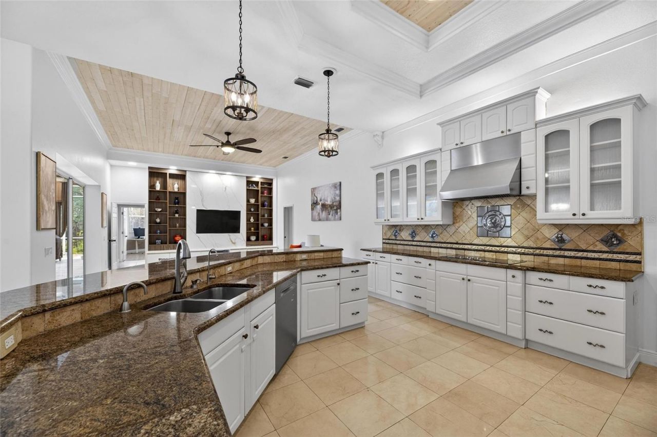 6353 W Maclaurin Drive, Tampa, FL 33647 Photo