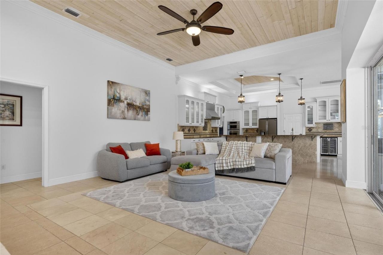 6353 W Maclaurin Drive, Tampa, FL 33647 Photo