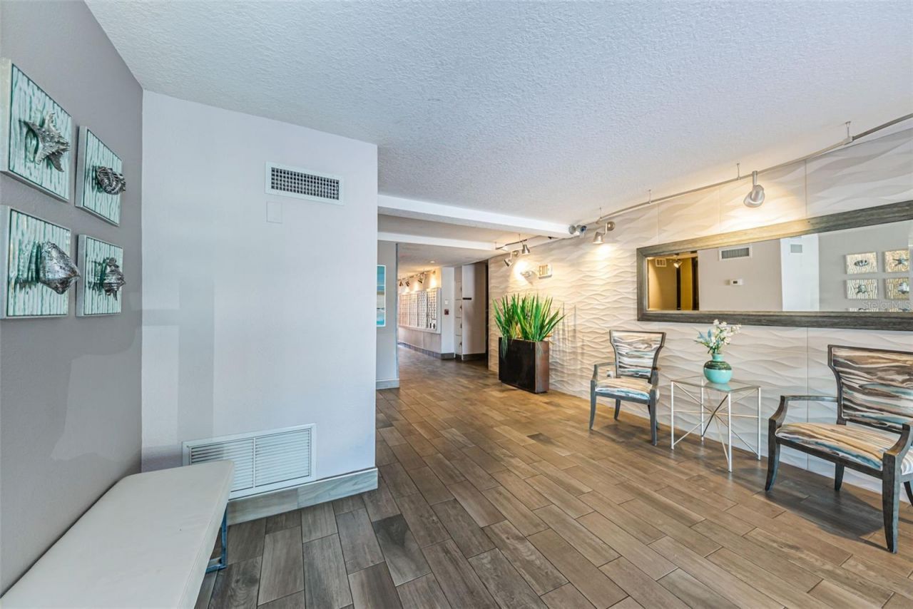 51 Island Way, Unit 306, Clearwater Beach, FL 33767 Photo