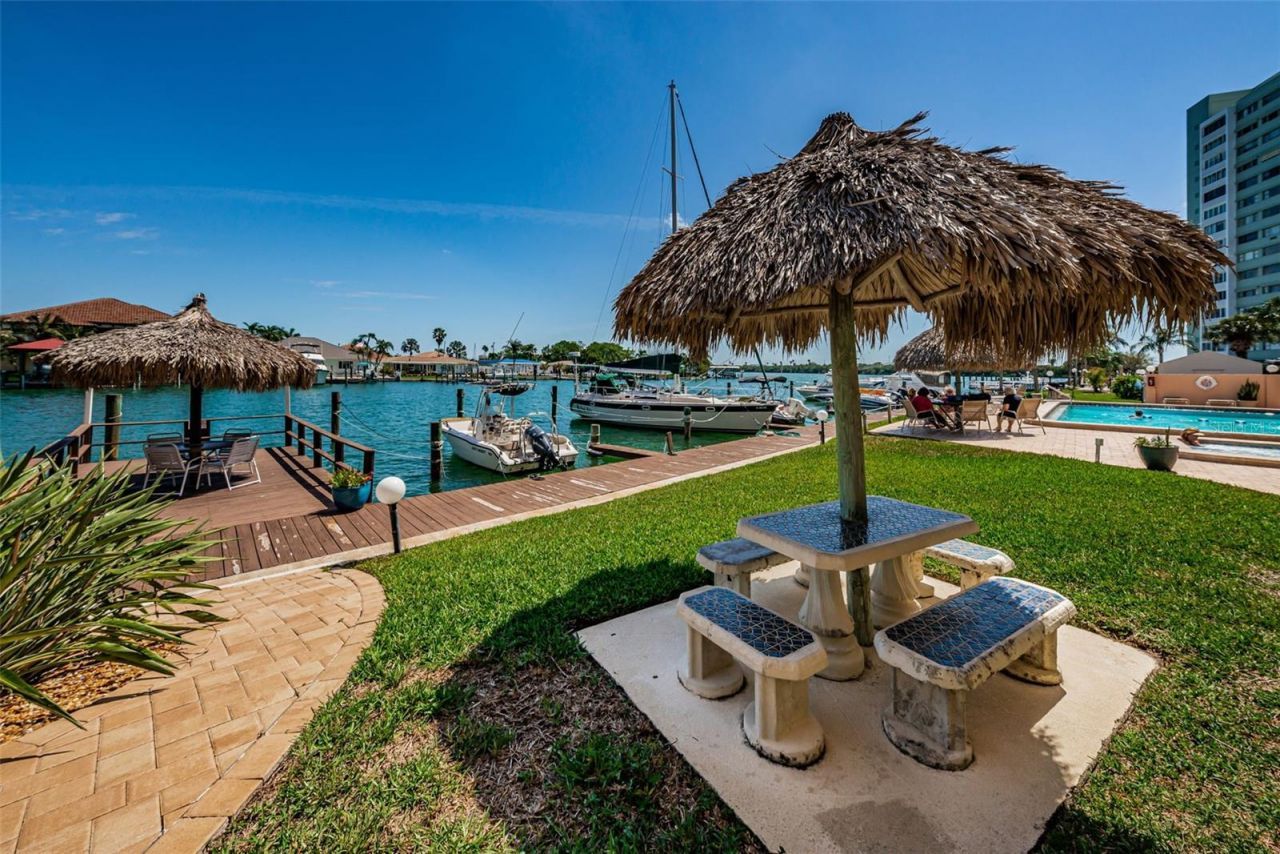 51 Island Way, Unit 306, Clearwater Beach, FL 33767 Photo