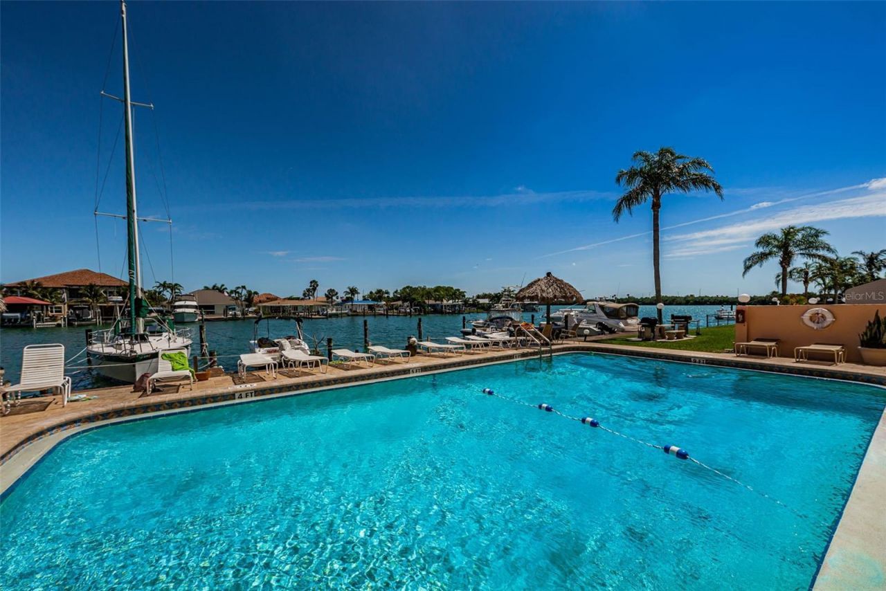 51 Island Way, Unit 306, Clearwater Beach, FL 33767 Photo