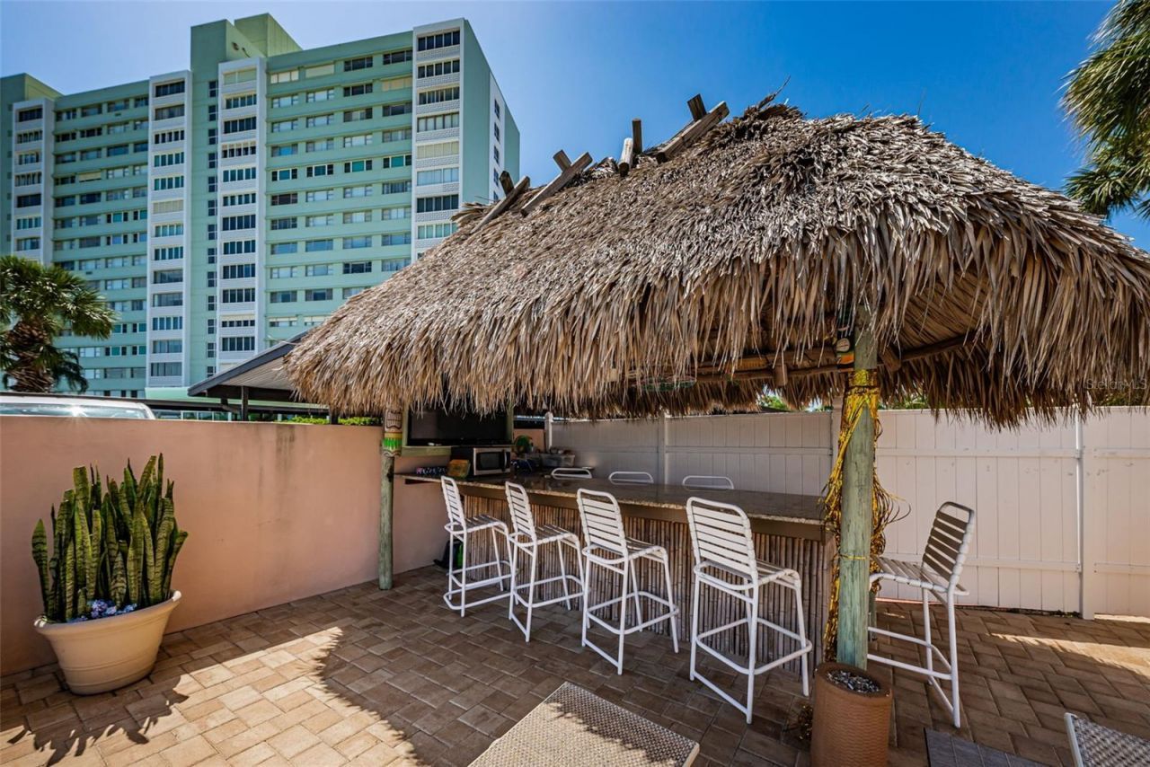 51 Island Way, Unit 306, Clearwater Beach, FL 33767 Photo