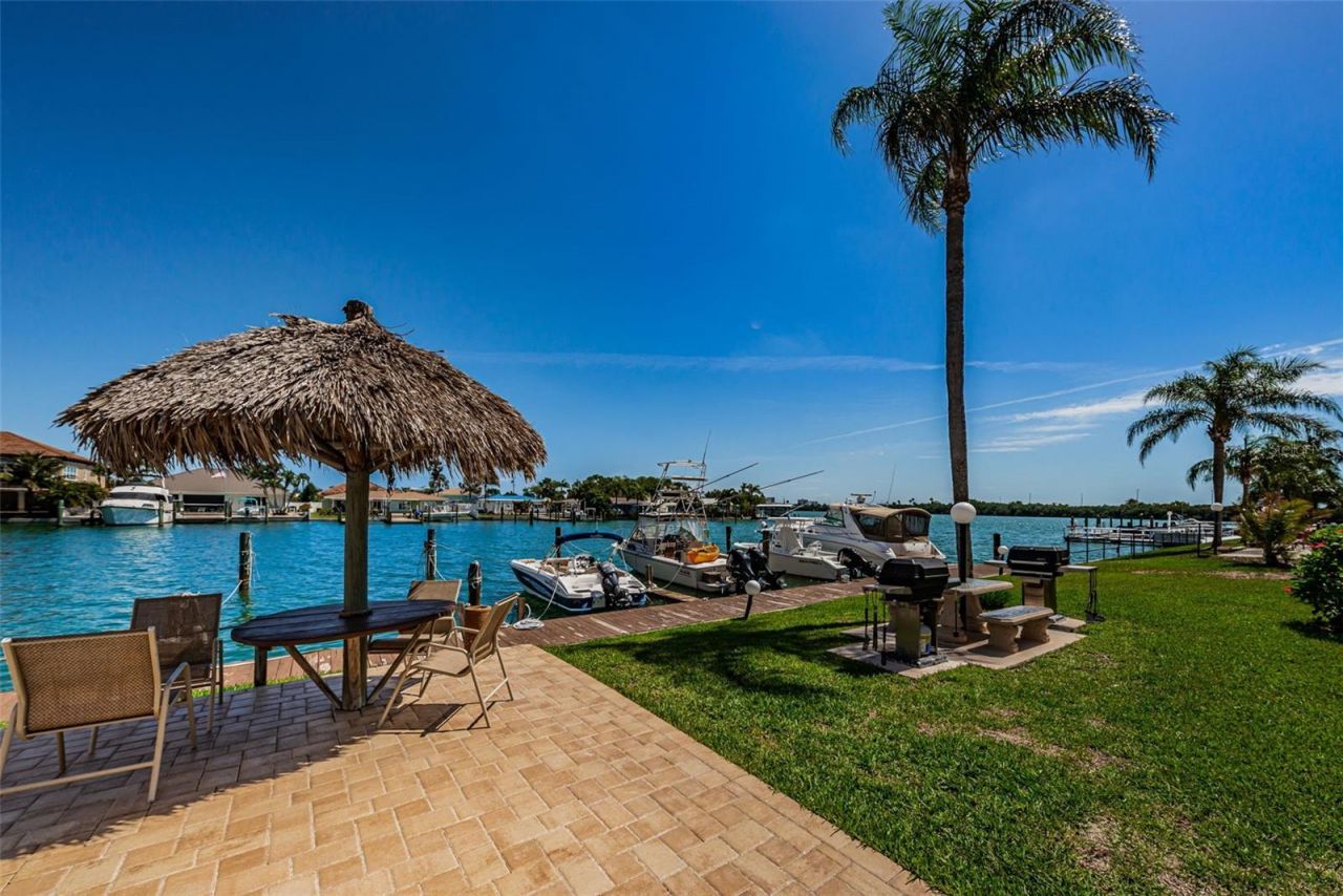51 Island Way, Unit 306, Clearwater Beach, FL 33767 Photo