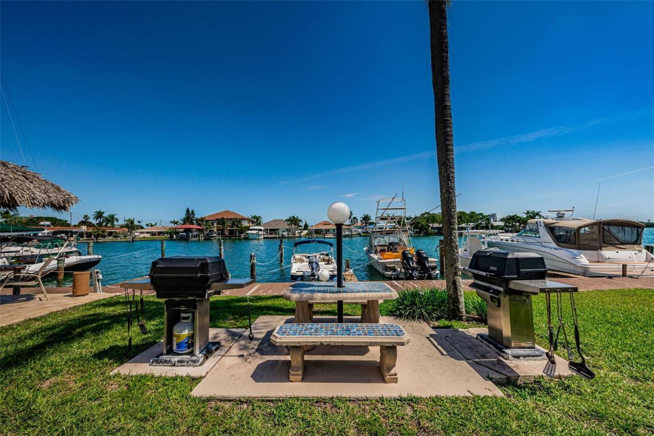 51 Island Way, Unit 306, Clearwater Beach, FL 33767 Photo