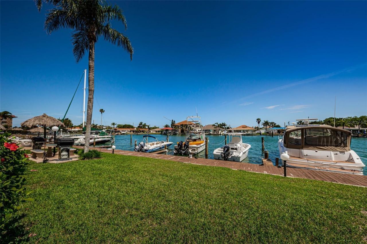 51 Island Way, Unit 306, Clearwater Beach, FL 33767 Photo