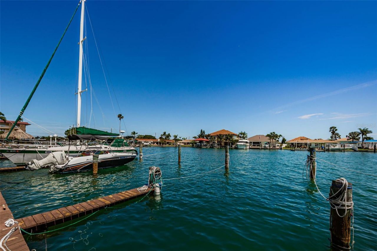 51 Island Way, Unit 306, Clearwater Beach, FL 33767 Photo