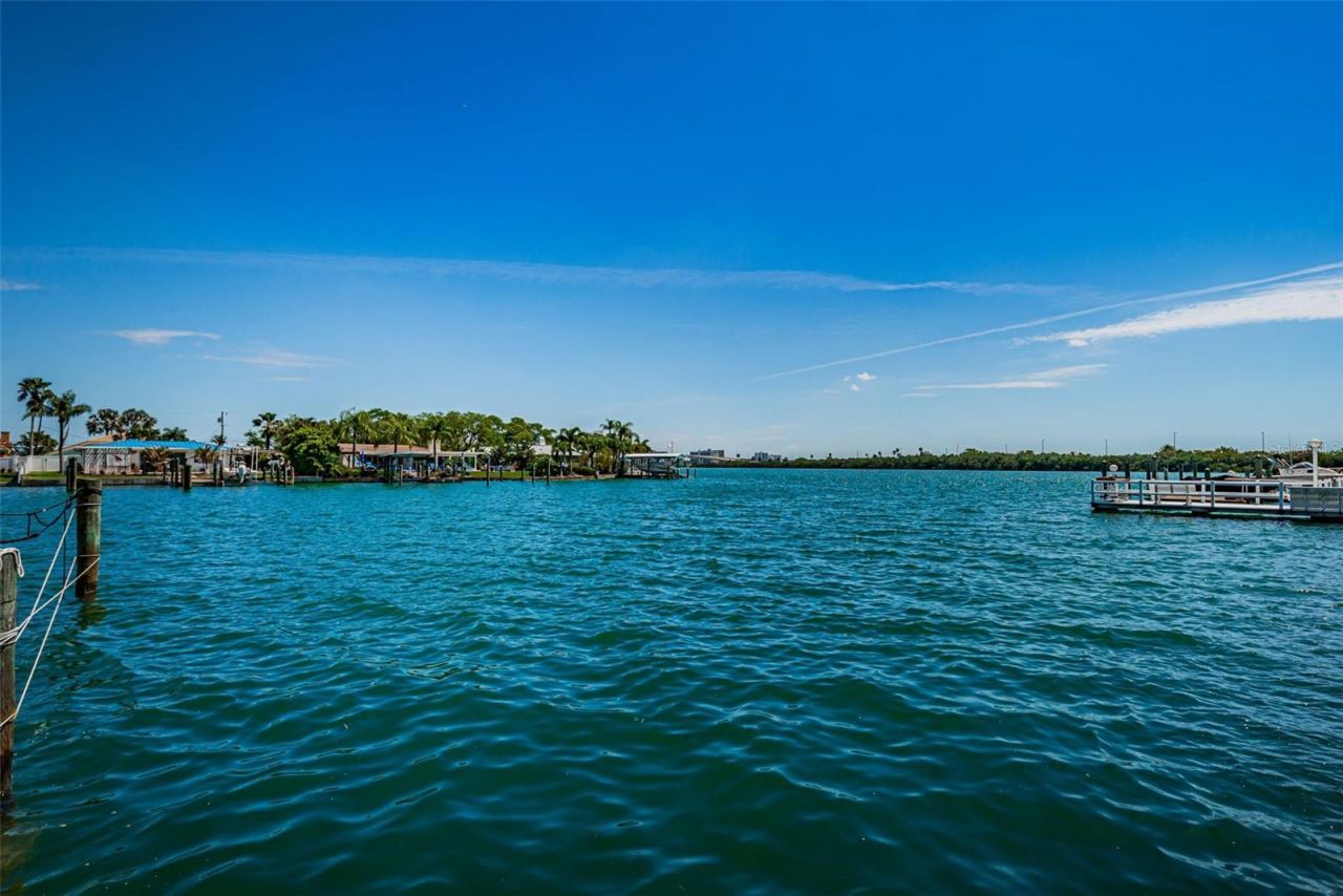 51 Island Way, Unit 306, Clearwater Beach, FL 33767 Photo