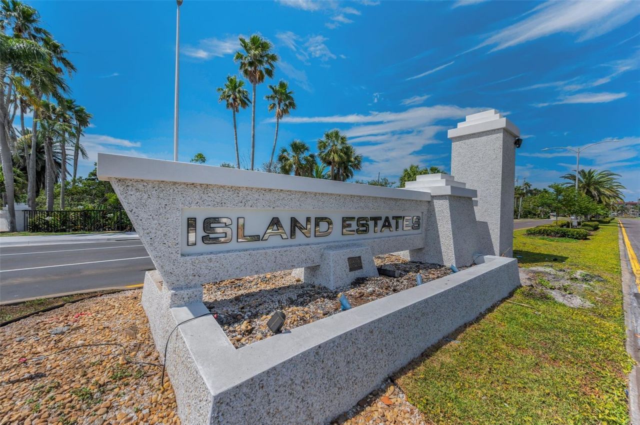 51 Island Way, Unit 306, Clearwater Beach, FL 33767 Photo