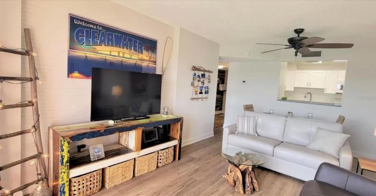 51 Island Way, Unit 306, Clearwater Beach, FL 33767 Photo