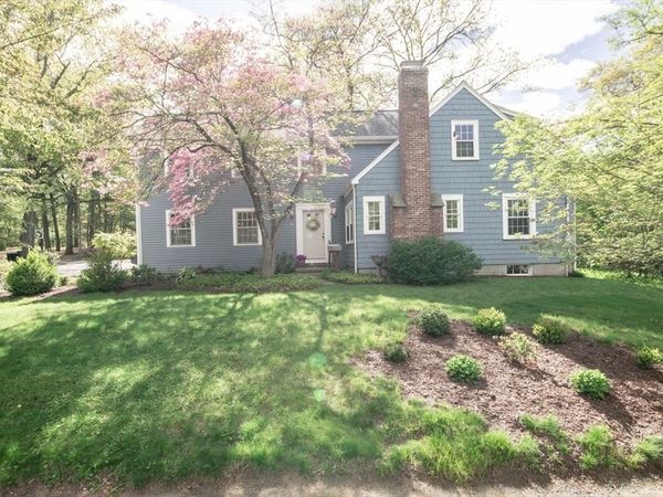 4 Crescent St, Natick, MA 01760