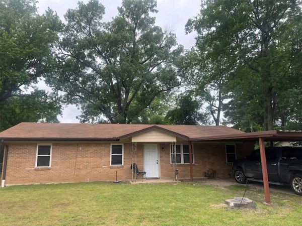 440 S Bois D Arc Street, Blossom, TX 75416