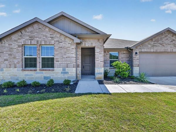 305 Sadie Lane , Burleson, TX 76028
