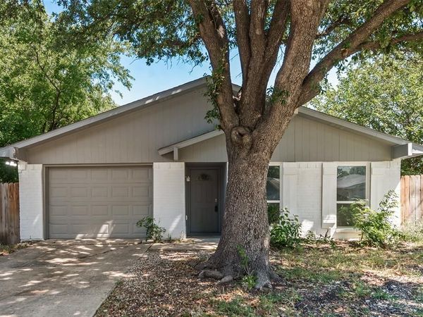 2103 Highbury Road , Carrollton, TX 75007