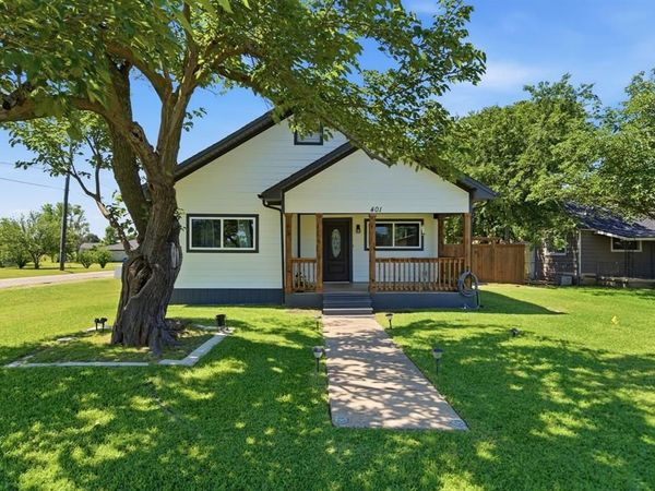 401 W Mesquite Street, Gunter, TX 75058