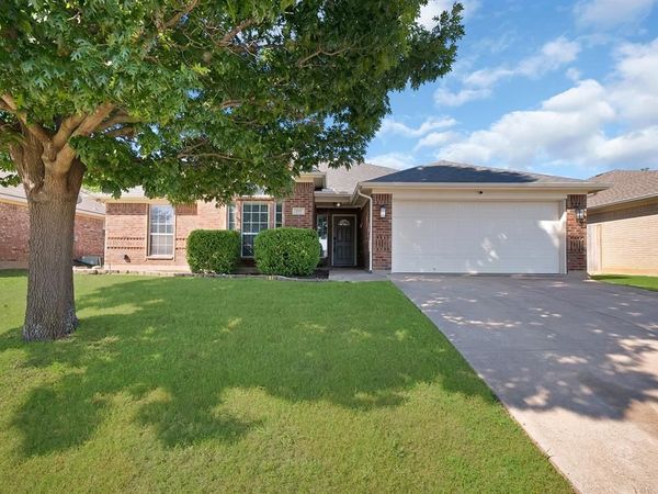 717 Ridgehill Drive, Burleson, TX 76028
