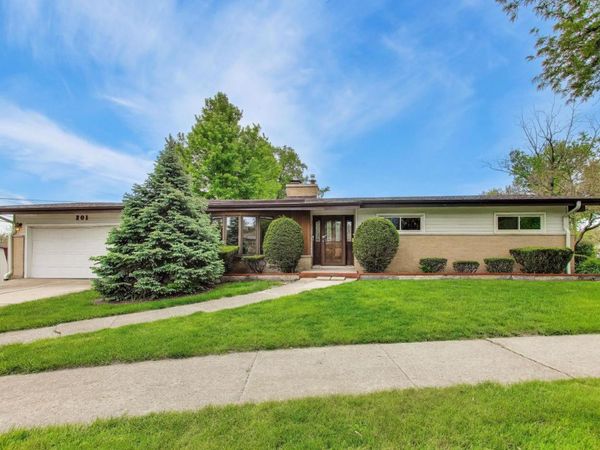 201 E Monroe Avenue , Villa Park, IL 60181