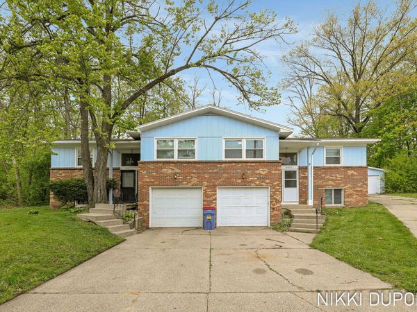 2417-2419 Edgewood Avenue SE, Grand Rapids, MI 49546
