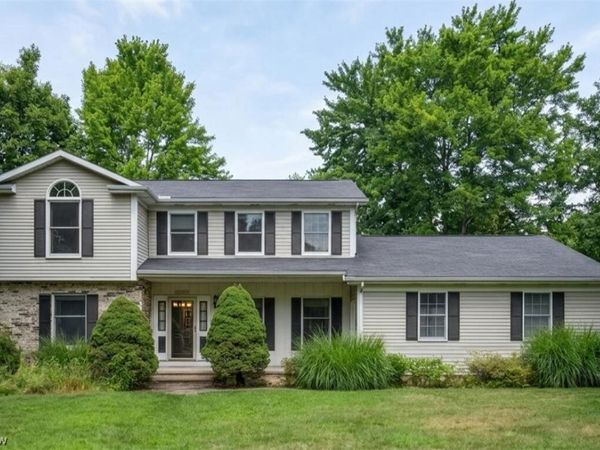 1127 Deepwood Drive , Macedonia, OH 44056