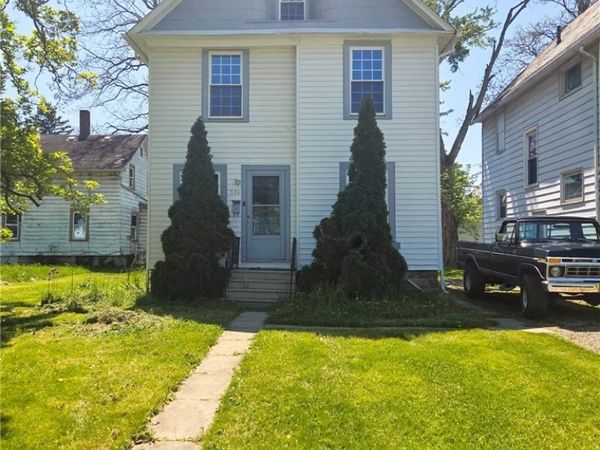 324 11th Street , Elyria, OH 44035