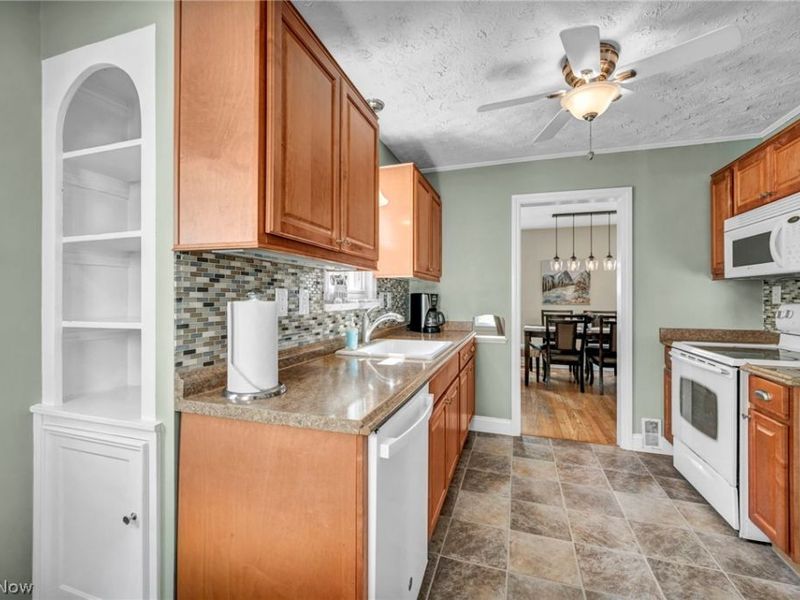 2181 Cranston Road, University Heights, OH 44118 Photo 17
