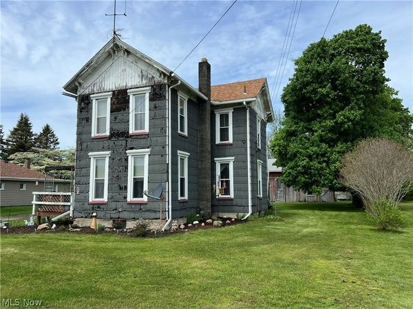 26 Daniels Avenue , Conneaut, OH 44030