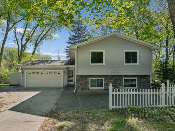 75 Pleasant Lane E, Excelsior, MN 55331