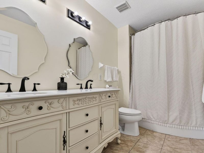 1658 Geranium Drive , Lewis Center, OH 43035 Photo 13